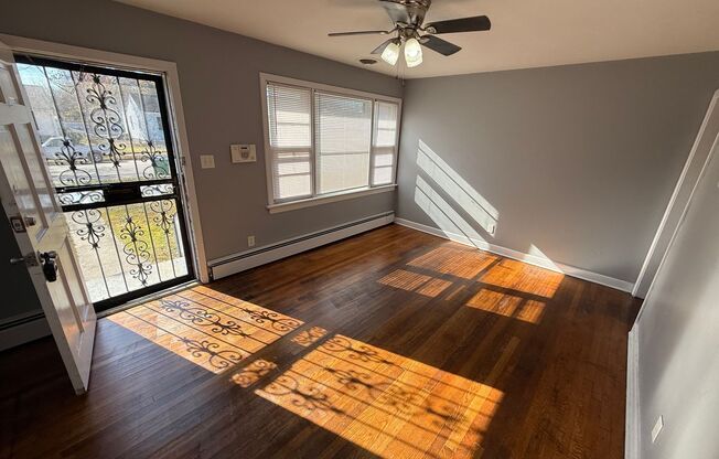 4 Bedroom 2 Bath House in Richmond