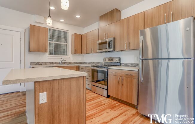 1 bed, 1 bath, 740 sqft, $1,625, Unit B230