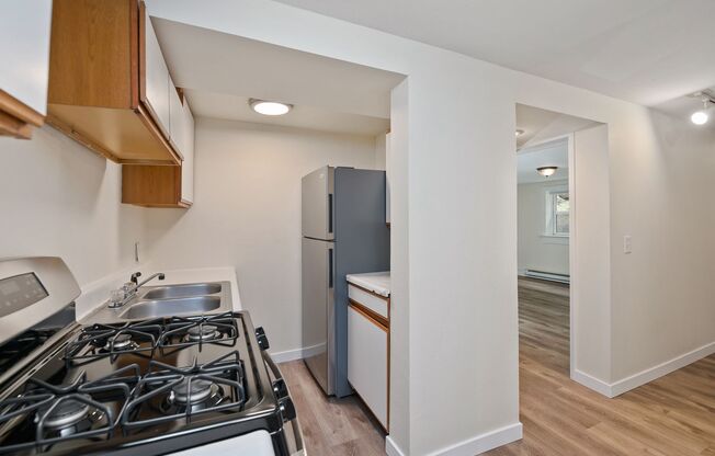 3 beds, 2 baths, 1,014 sqft, $2,750, Unit A