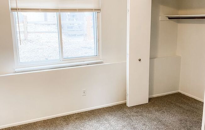 2 beds, 1 bath, 825 sqft, $1,045, Unit C