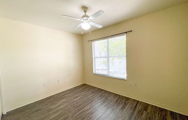 2 beds, 2.5 baths, $1,600, Unit Unit 4