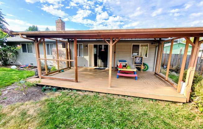 3 Bedroom Rambler with fenced yard on a Cul-de-Sac
