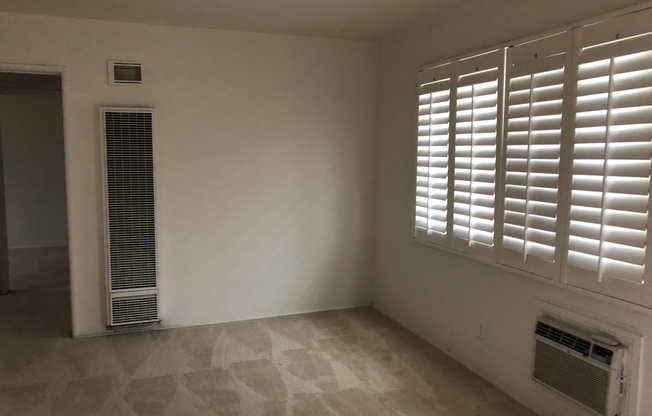 3 beds, 1 bath, 1,000 sqft, $1,950, Unit 4659