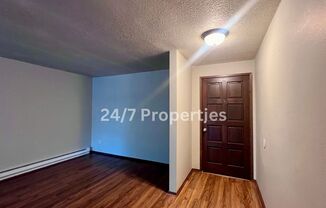 2 beds, 1 bath, $1,795, Unit 5273