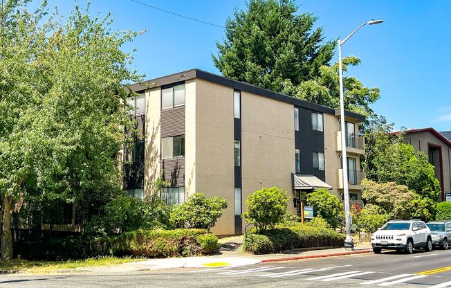 1 bed, 1 bath, 600 sqft, $1,395, Unit 202