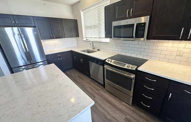 2 beds, 2 baths, 1,050 sqft, $2,095, Unit 3250-104