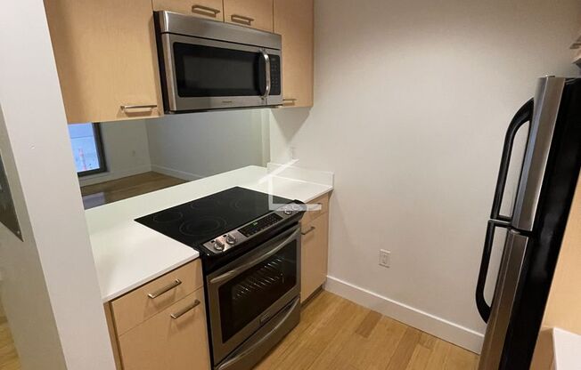 1 bed, 1 bath, $3,400, Unit 105