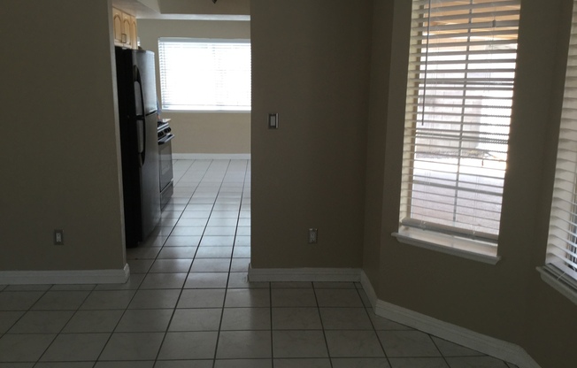 Gorgeous 3Bed/2.5Bath/Pool/Spa, 2-Story Home located in the NW part of the valley