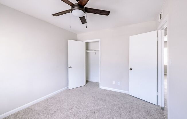 2 beds, 1 bath, 850 sqft, $1,200, Unit 26-E7