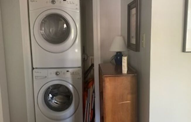Check out this CHARMING 1BR/1BA Now Available in SouthPark Area!