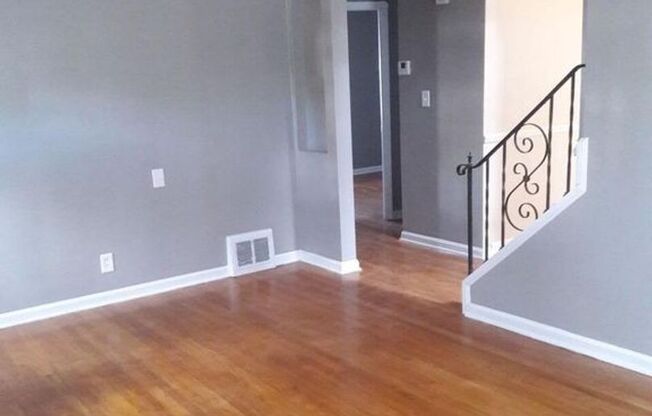 3 beds, 1 bath, $1,325