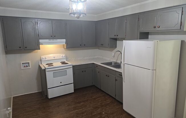 1 bed, 1 bath, $895