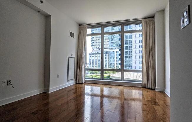 Studio, 1 bath, 640 sqft, $4,395, Unit 4W