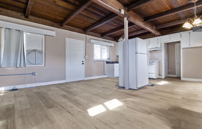 Beautiful Studio on Horse Property