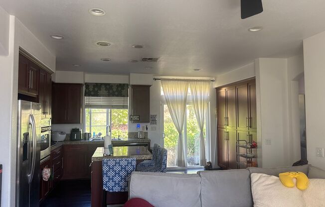 This beautiful home is nested on a corner lot in a private road and a quiet neighborhood with spectacular views across from Communication Hills. 5 bedrooms, 3.5 bathrooms!