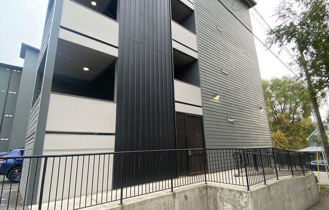 1 bed, 1 bath, 700 sqft, $1,295, Unit Unit 404