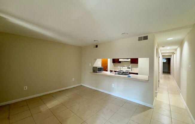 2 beds, 1.5 baths, 596 sqft, $1,199, Unit (Unit 4)