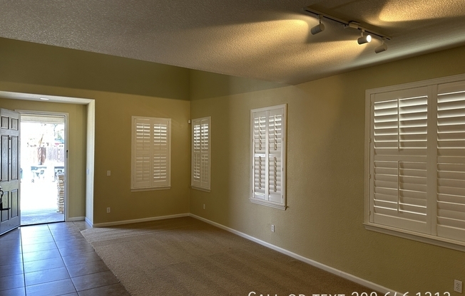 2704 ACAPULCO WAY