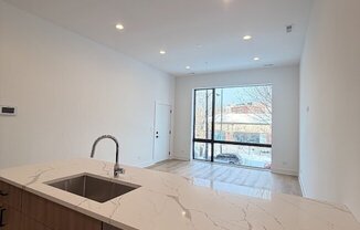 1607 W 13 ST