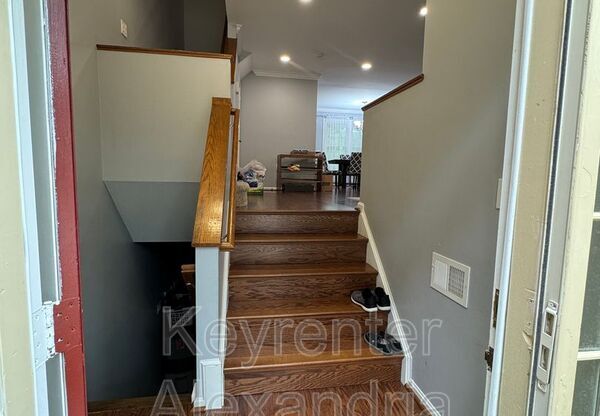 3818 VERMONT CT