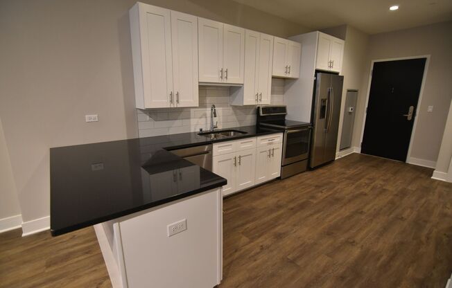 1 bed, 1 bath, 711 sqft, $2,900, Unit 3833-520