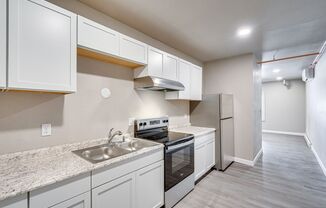 1 bed, 1 bath, 550 sqft, $999, Unit 3015 - P2