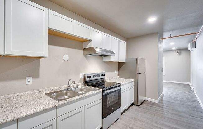 1 bed, 1 bath, 550 sqft, $999, Unit 3015 - P2