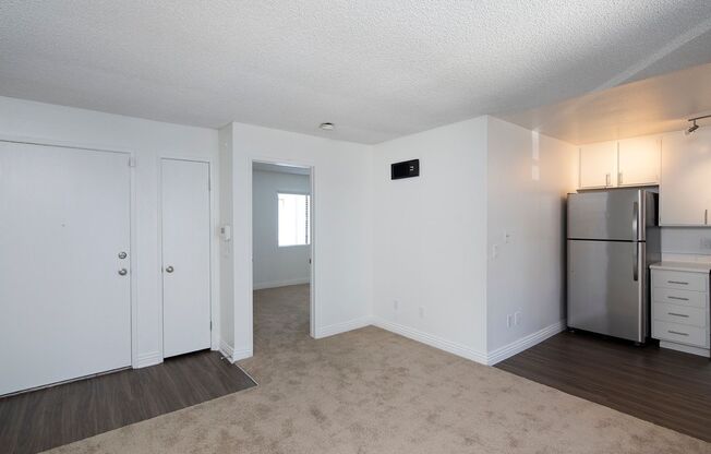 1 bed, 1 bath, 550 sqft, $2,100, Unit B125