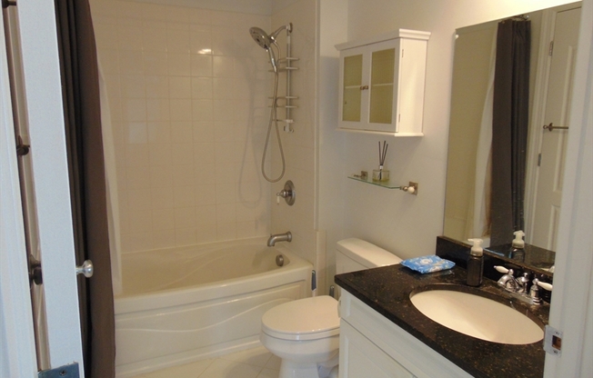 1 bed, 1 bath, 767 sqft, $2,200, Unit 2406