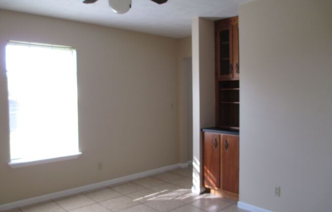 3 beds, 2 baths, $2,000