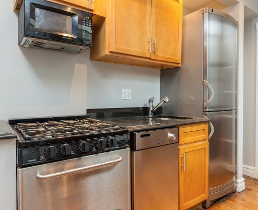 2 beds, 1 bath, $5,295, Unit 5E