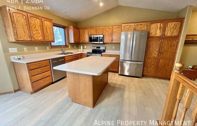 4904 E BRENNAN DR