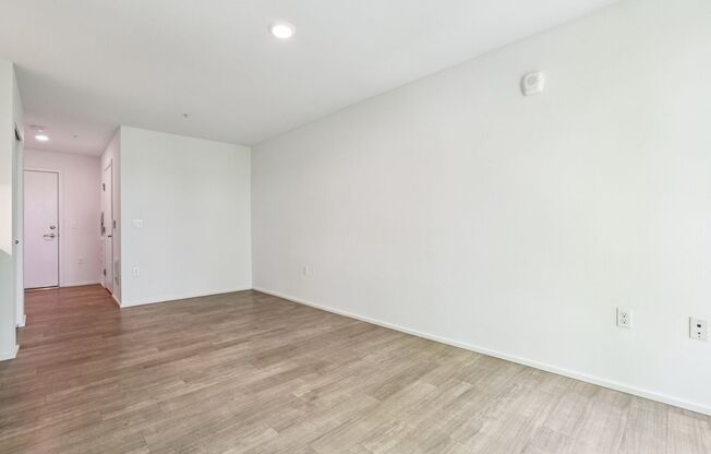 Studio, 1 bath, 305 sqft, $1,495, Unit 602
