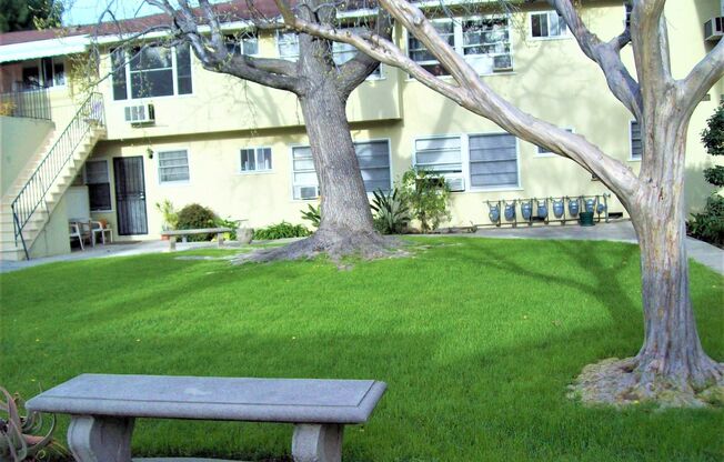Beautiful 2 bed 1 bath unit!