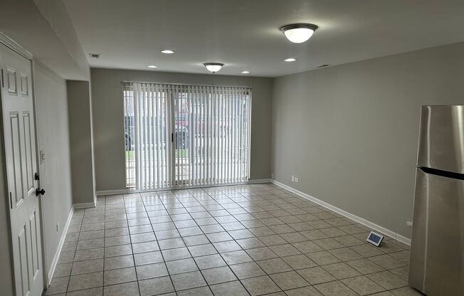6344 S Rhodes