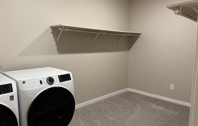 1 bed, 1 bath, 1,105 sqft, $1,649, Unit 417