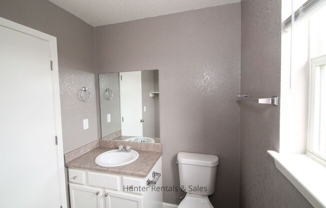 2 beds, 1.5 baths, $850, Unit Unit C