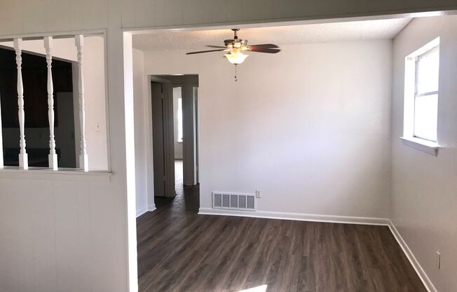 Cute single story 2 Bedroom Duplex in Burleson