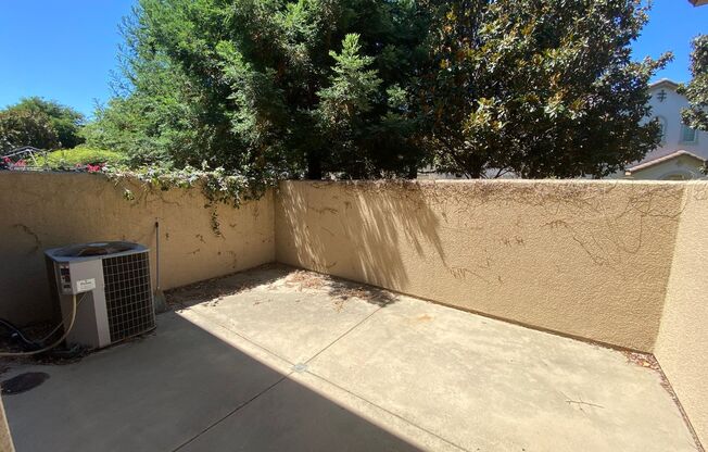 3 beds, 2.5 baths, $2,595, Unit #3014