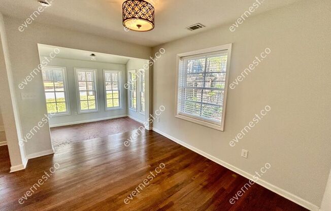 814 S McDonough