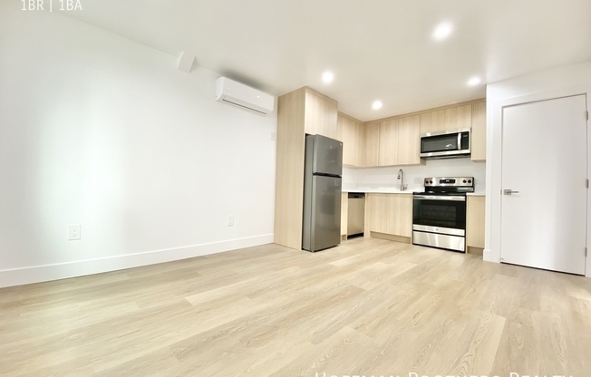 1017 OCEAN PARK BLVD