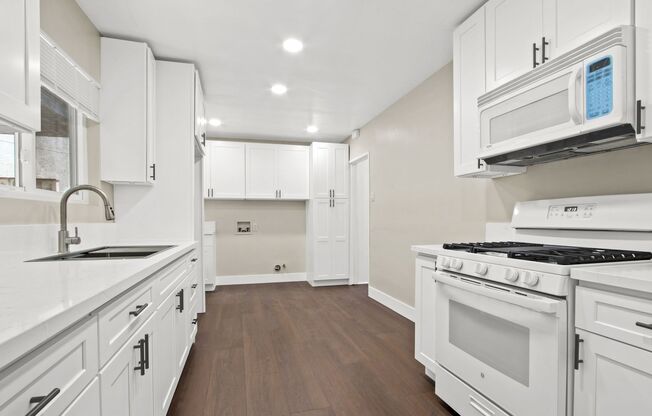 2620 W Via Corona