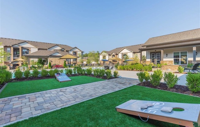 Beautiful One White Oak Courtyard With Walking Paths in Cumming, GA Rentals