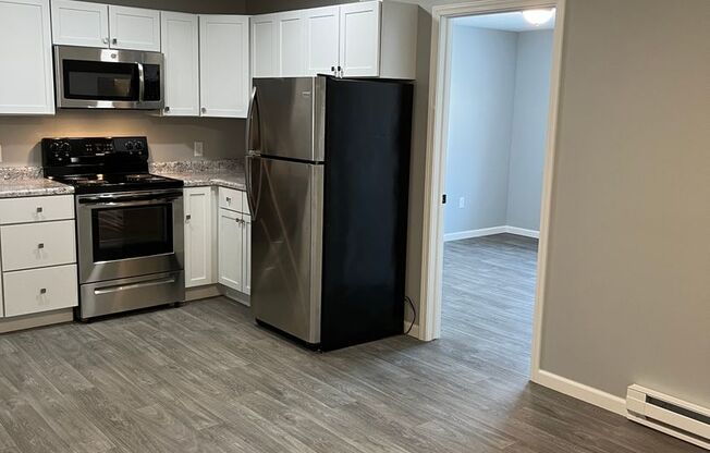 2 beds, 1 bath, 800 sqft, $900, Unit 9