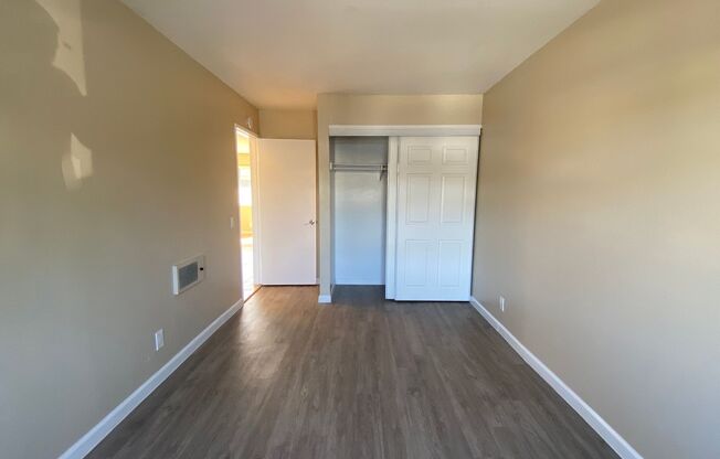 2 beds, 1 bath, $1,995, Unit 4966-08