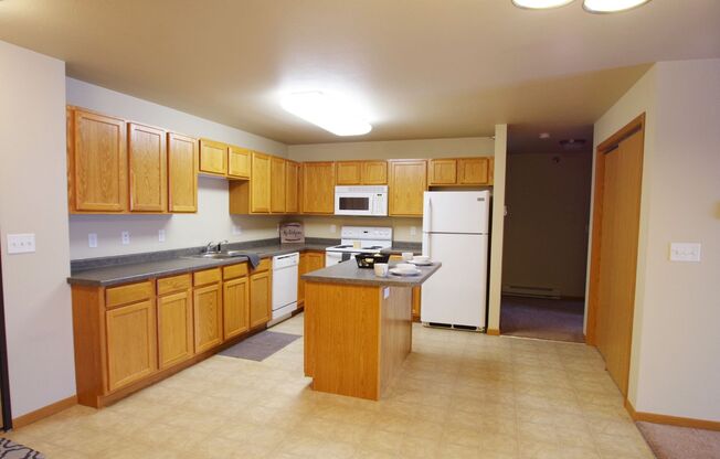 3 beds, 2 baths, 1,409 sqft, $1,645, Unit 1830-201