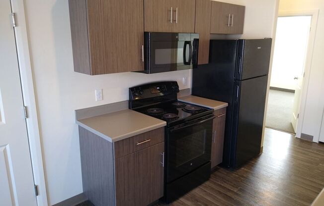 2 beds, 1 bath, 870 sqft, $1,225, Unit 21