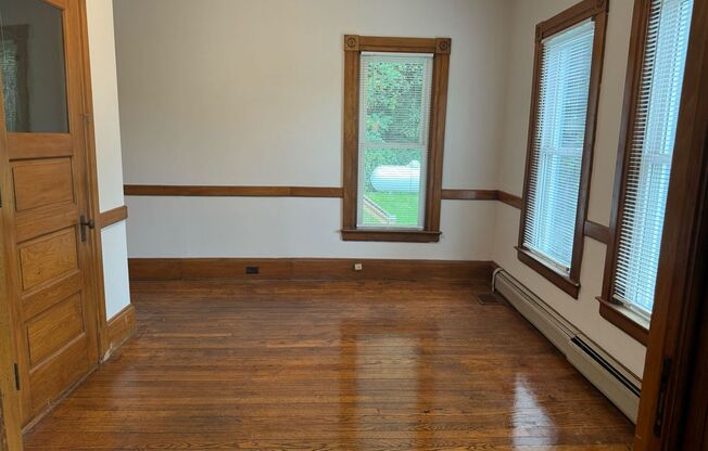 2 beds, 1 bath, $1,975, Unit Apt 1