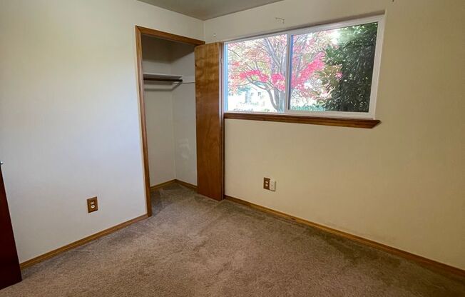 3 beds, 1 bath, $2,000