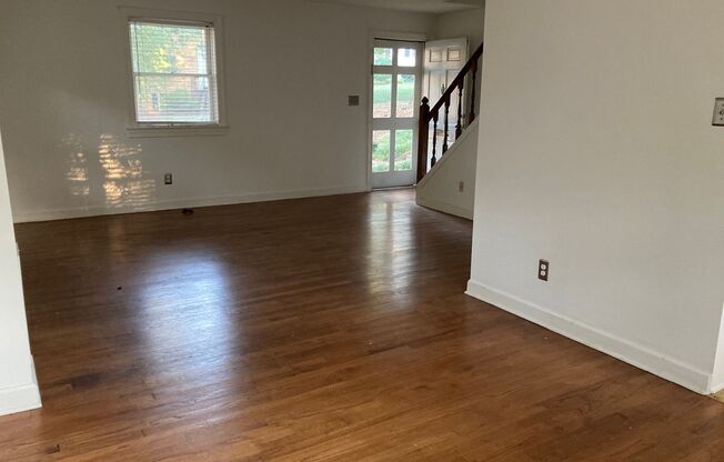 Lovely 2 Bedroom with 1.5 Bath located in Village District | Water Included